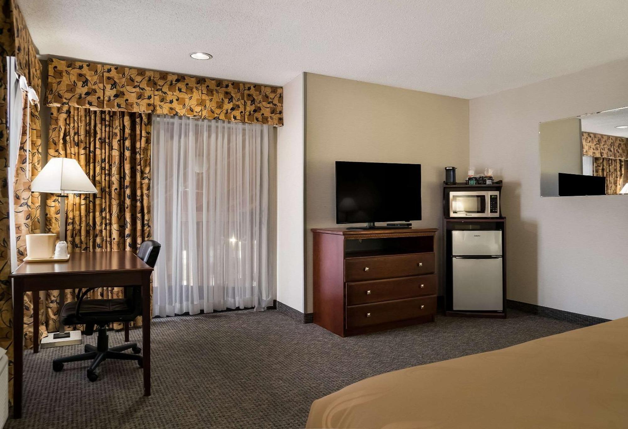 Quality Inn Grand Blanc - Flint South Dış mekan fotoğraf
